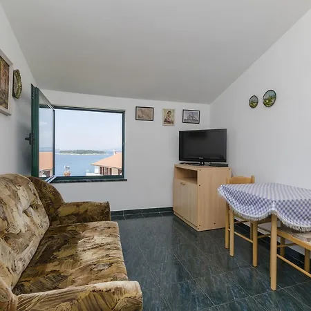 Apartment Mirko Primosten