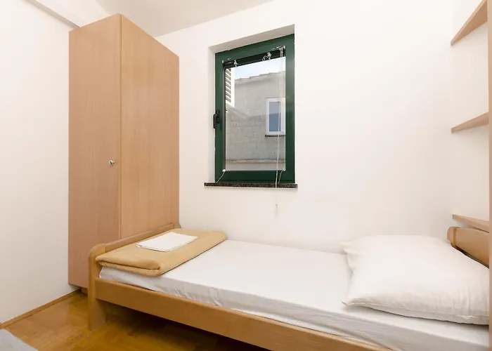 Apartment Mirko Primosten